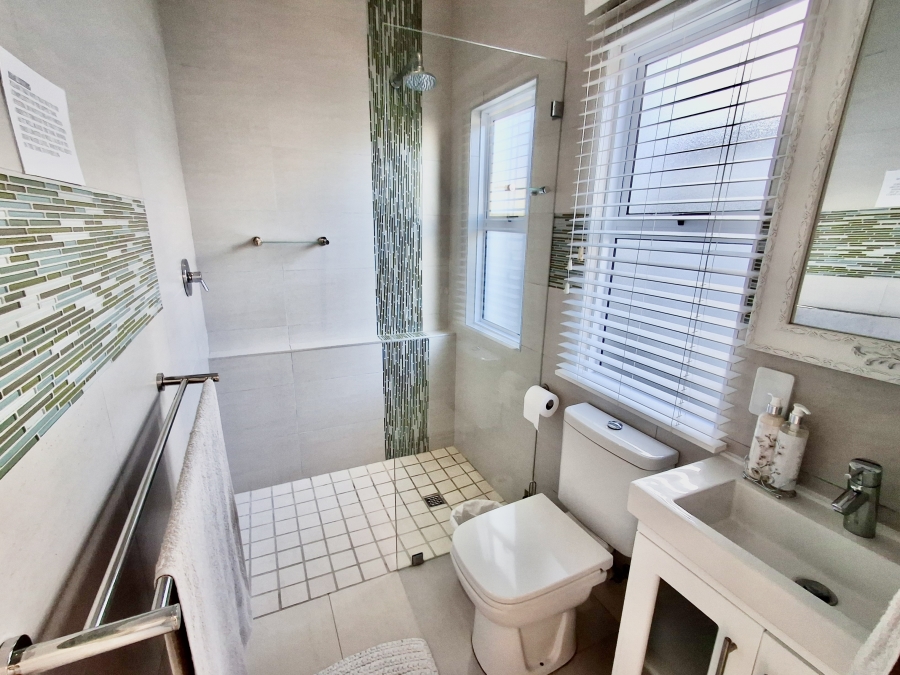5 Bedroom Property for Sale in Grotto Bay Western Cape